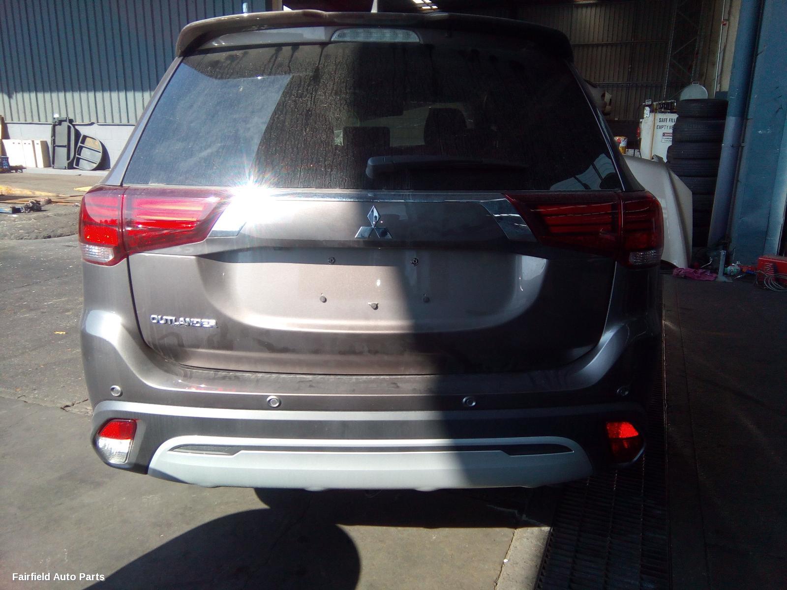 2015-2021 Mitsubishi Outlander Side Step Skirt
