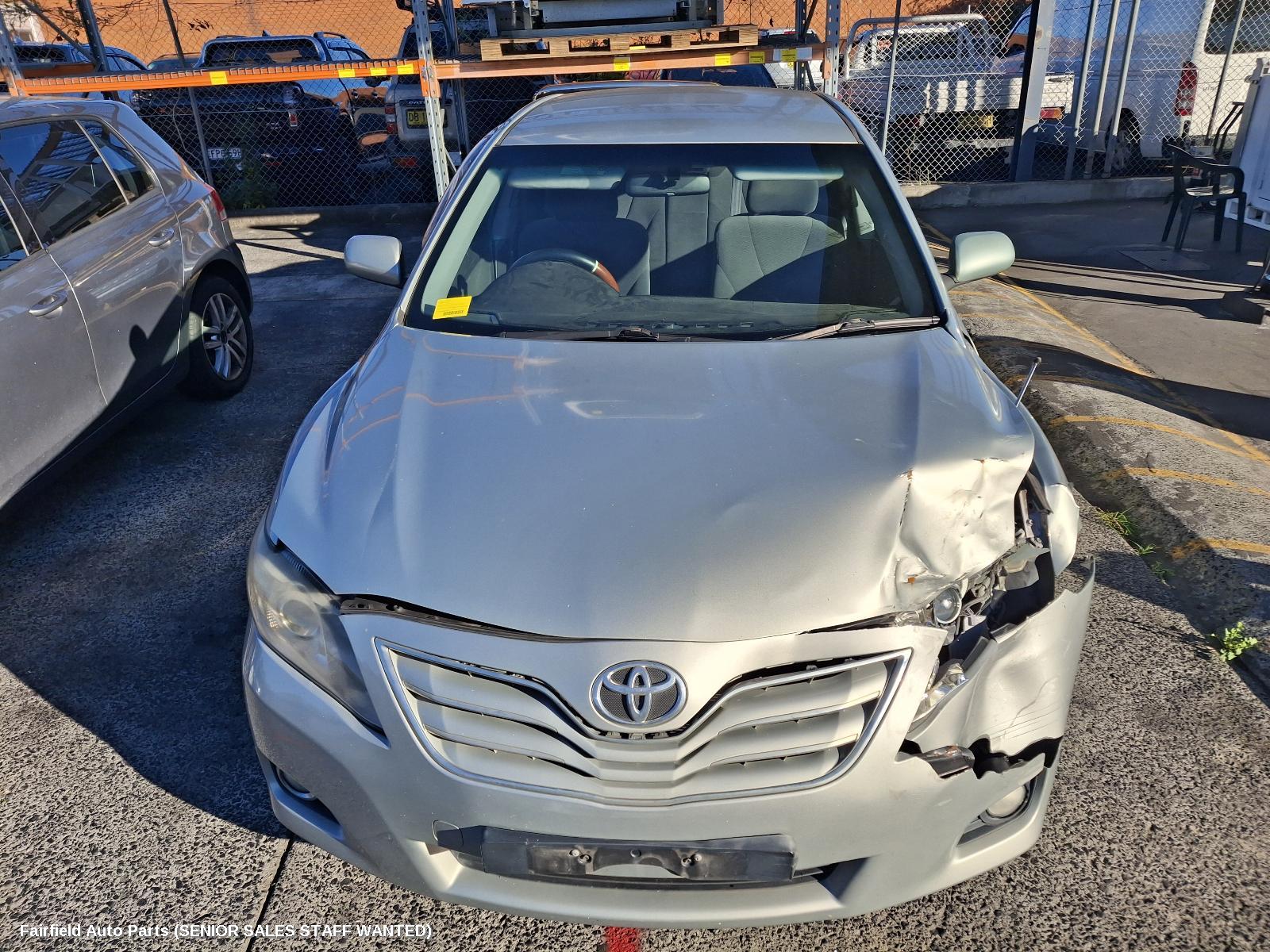 2009 Toyota Camry Left Taillight