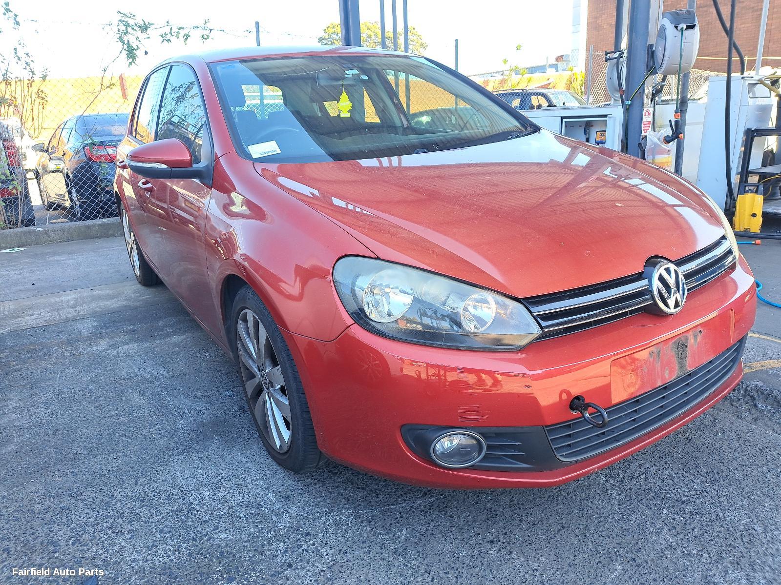 2009 Volkswagen Golf Right Taillight