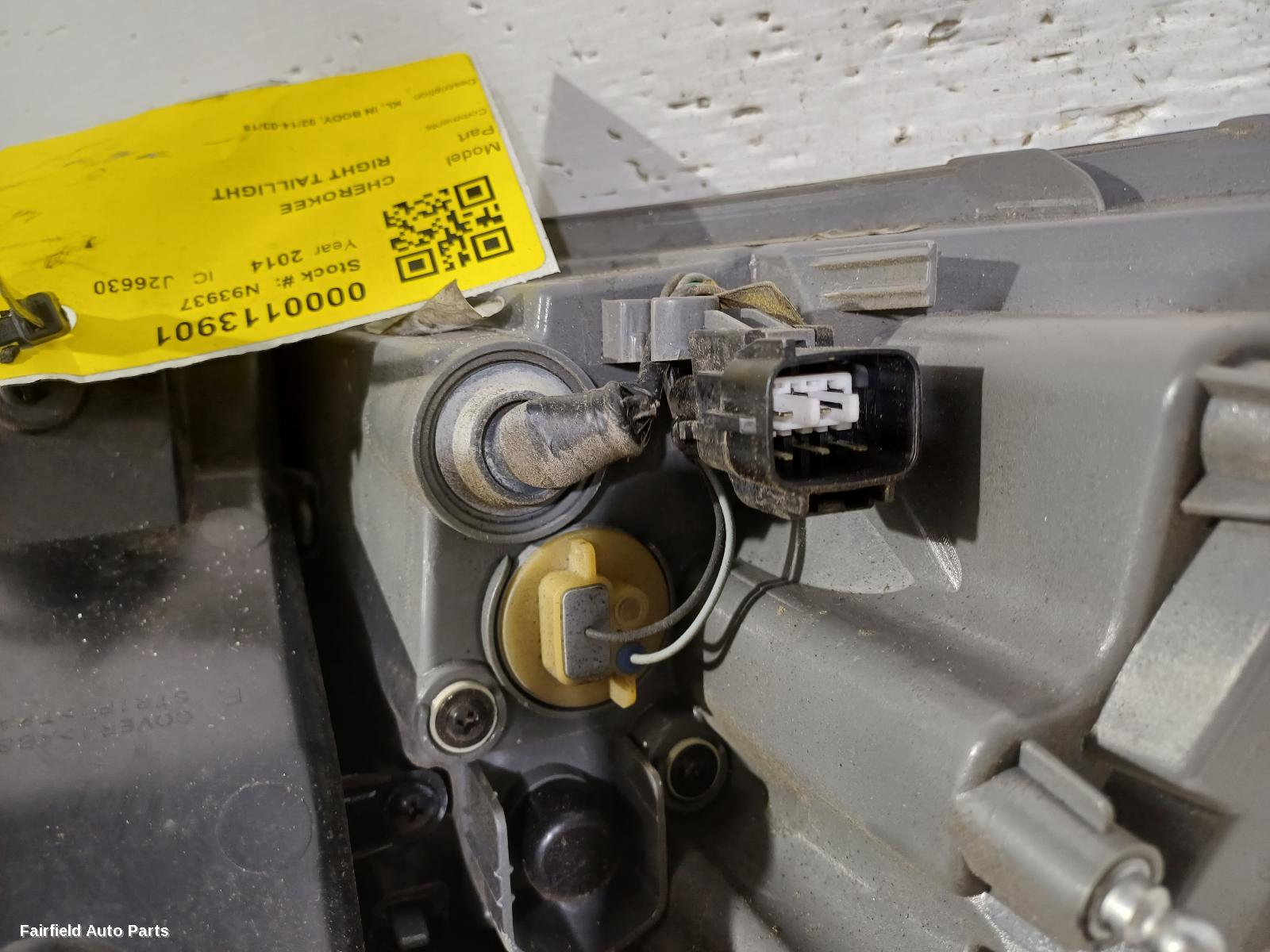 2014-2018 Jeep Cherokee Right Taillight