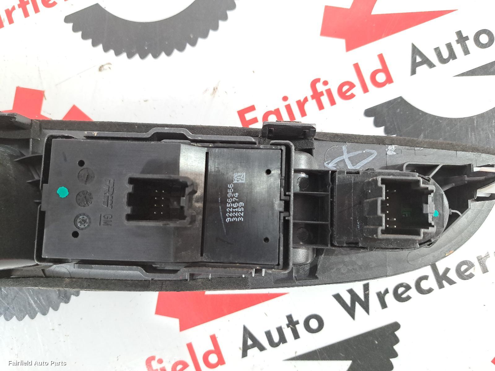 2017 Holden Commodore Pwr Dr Wind Switch