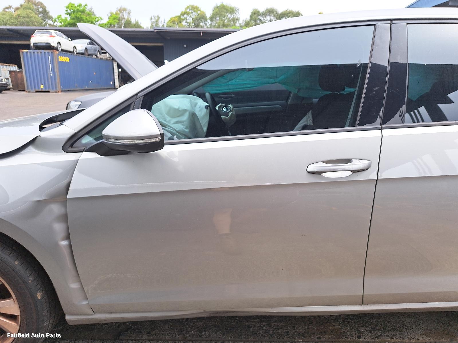 2016 Volkswagen Golf Left Rear Door Sliding