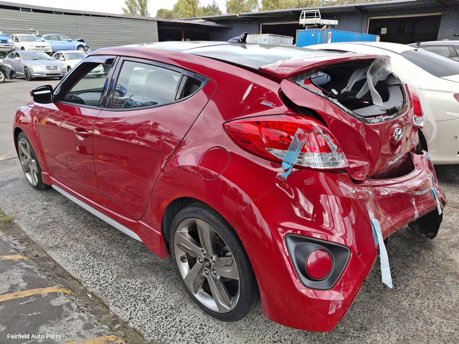 2013 Hyundai Veloster Left Guard