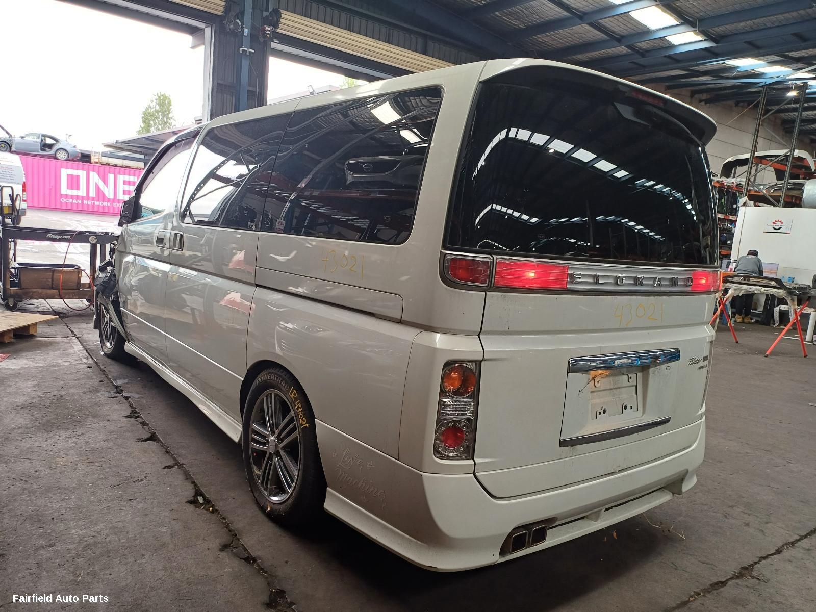 2002-2010 Nissan Elgrand Bonnet