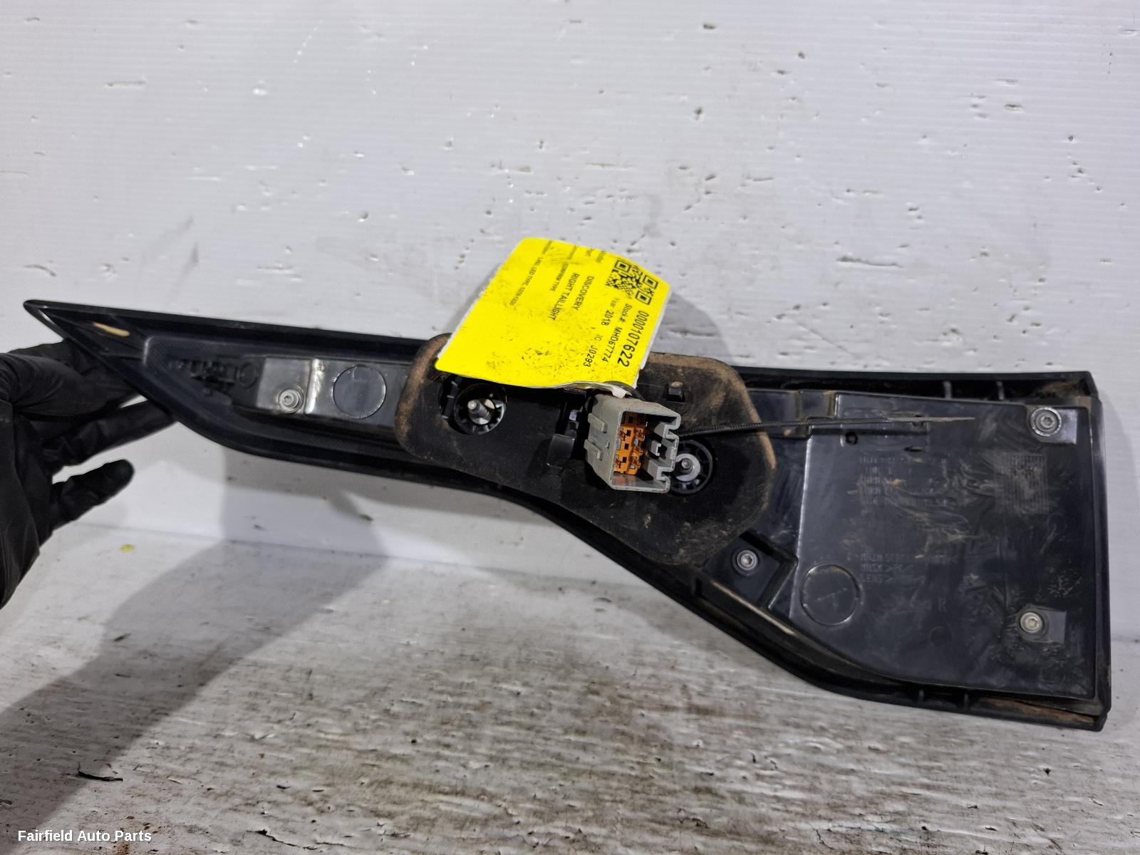 2016-2020 Land Rover Discovery Right Taillight