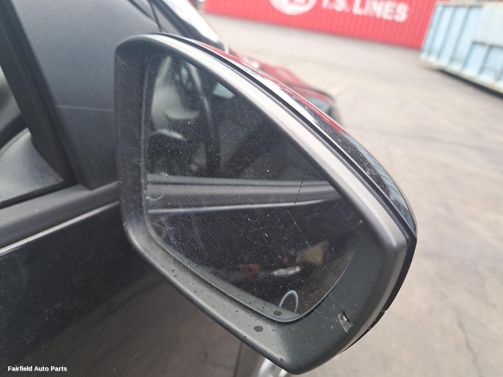2010-2014 Volkswagen Polo Left Door Mirror