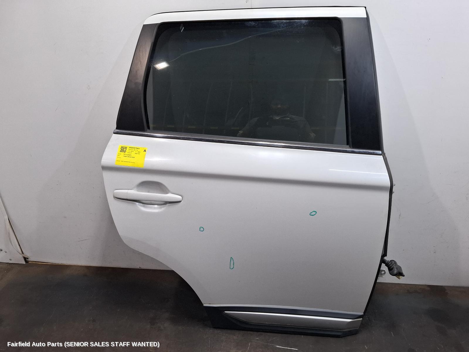 2015 Mitsubishi Outlander Right Rear Door Sliding