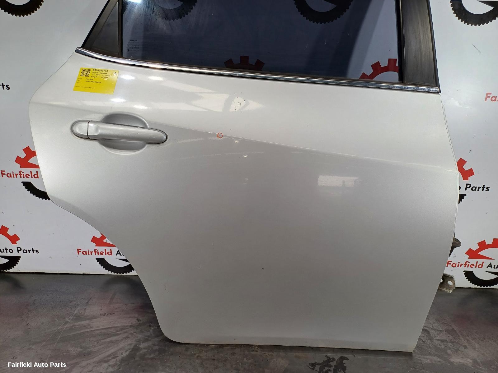 2013-2016 Nissan Pulsar Right Rear Door Sliding