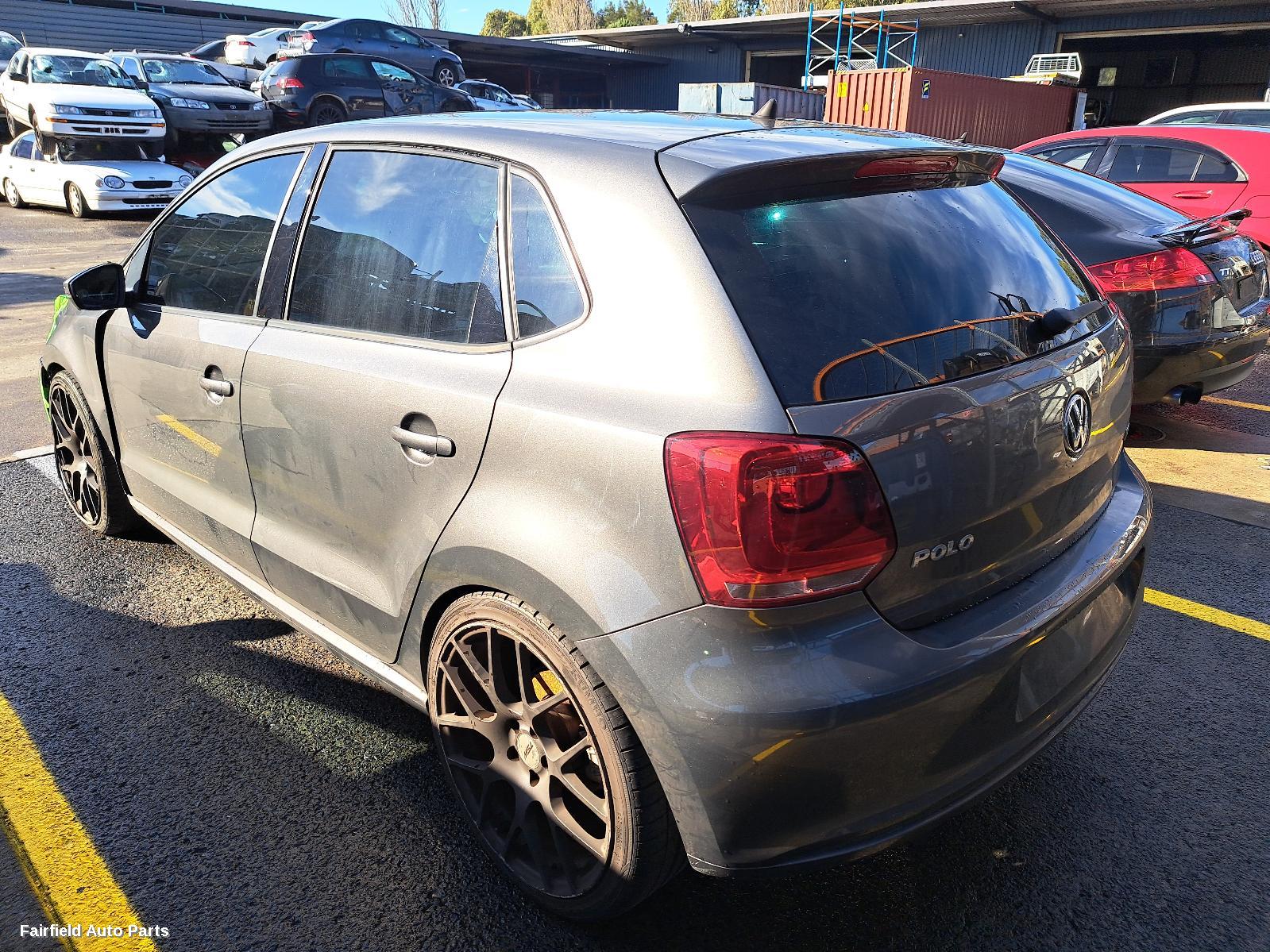 2010 Volkswagen Polo Right Headlamp