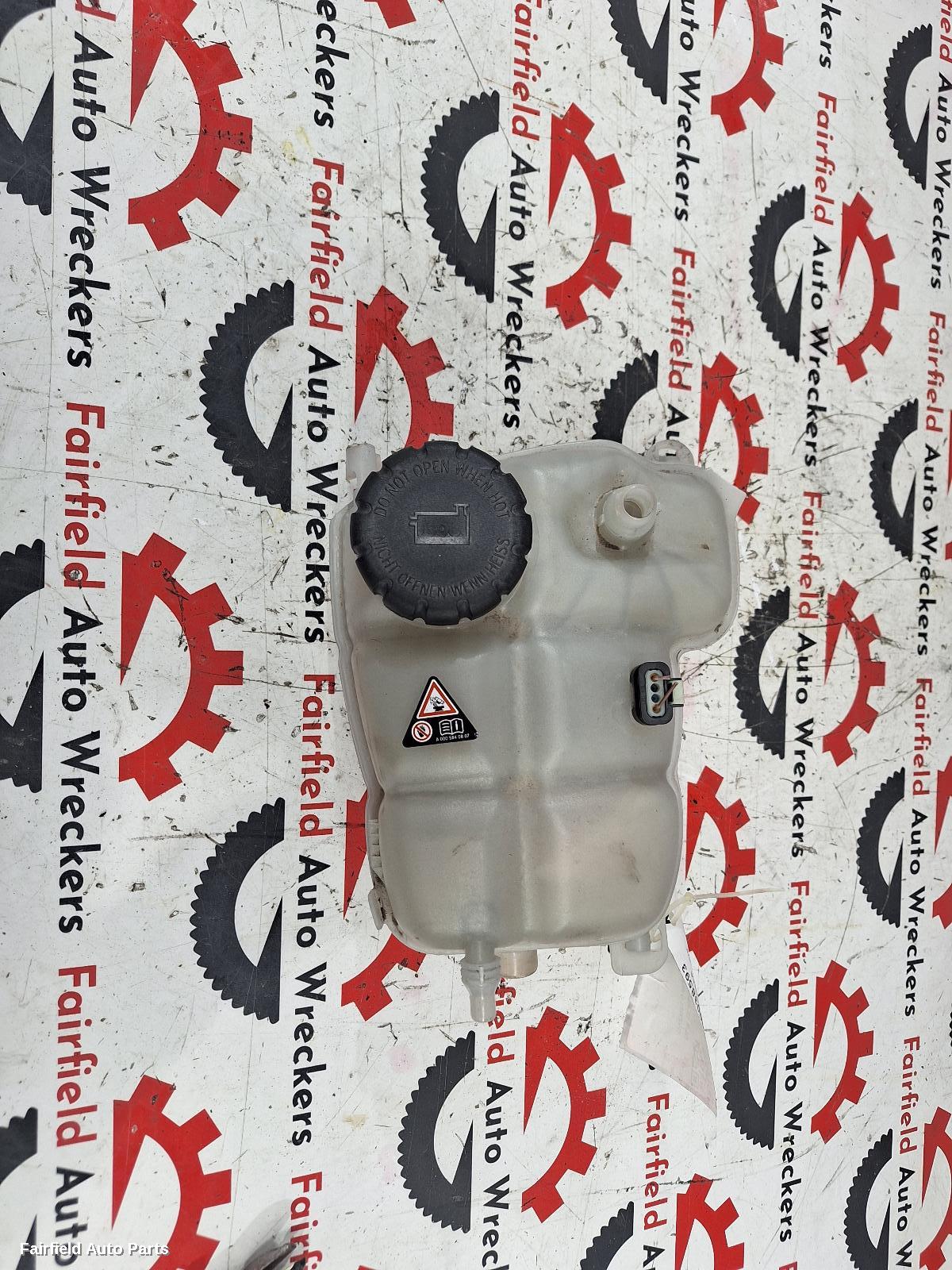 2019-2025 Mercedes Glb Class Overflow Bottle