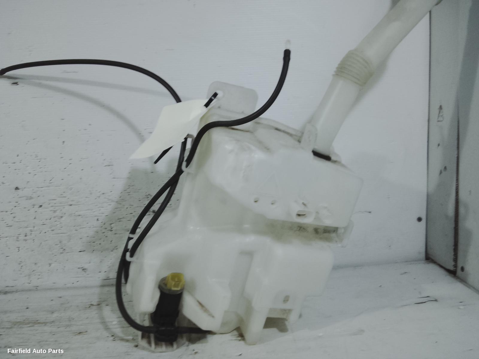 2016-2019 Mitsubishi Asx Washer Bottle