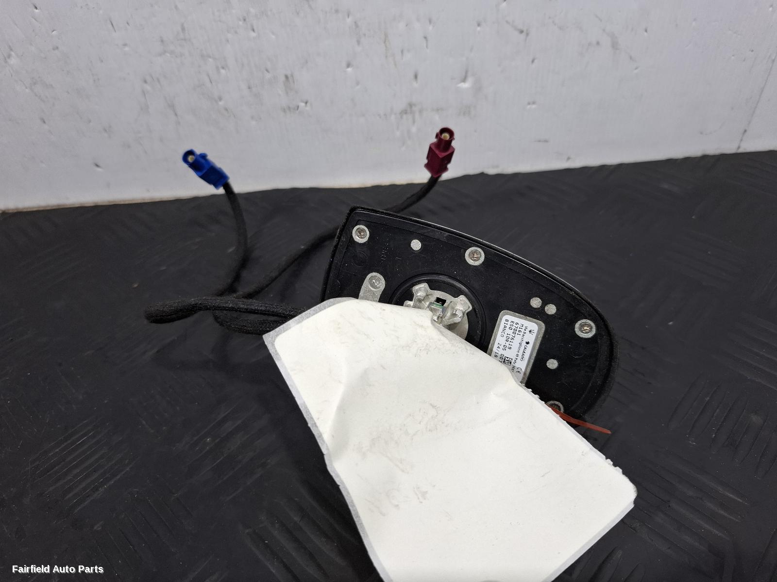 2016-2024 Maserati Levante Antenna