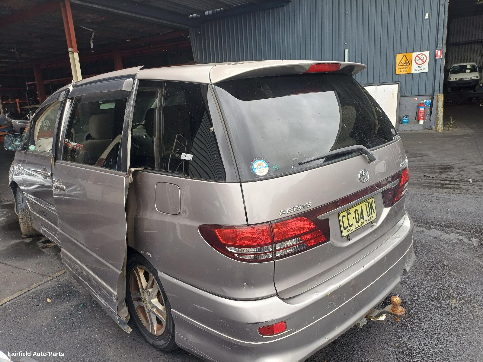 2004 Toyota Estima Right Taillight