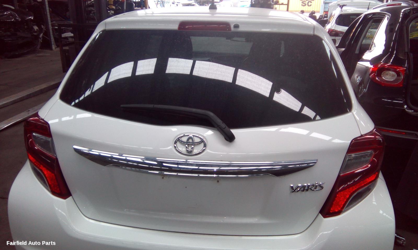 2014-2016 Toyota Yaris Grille