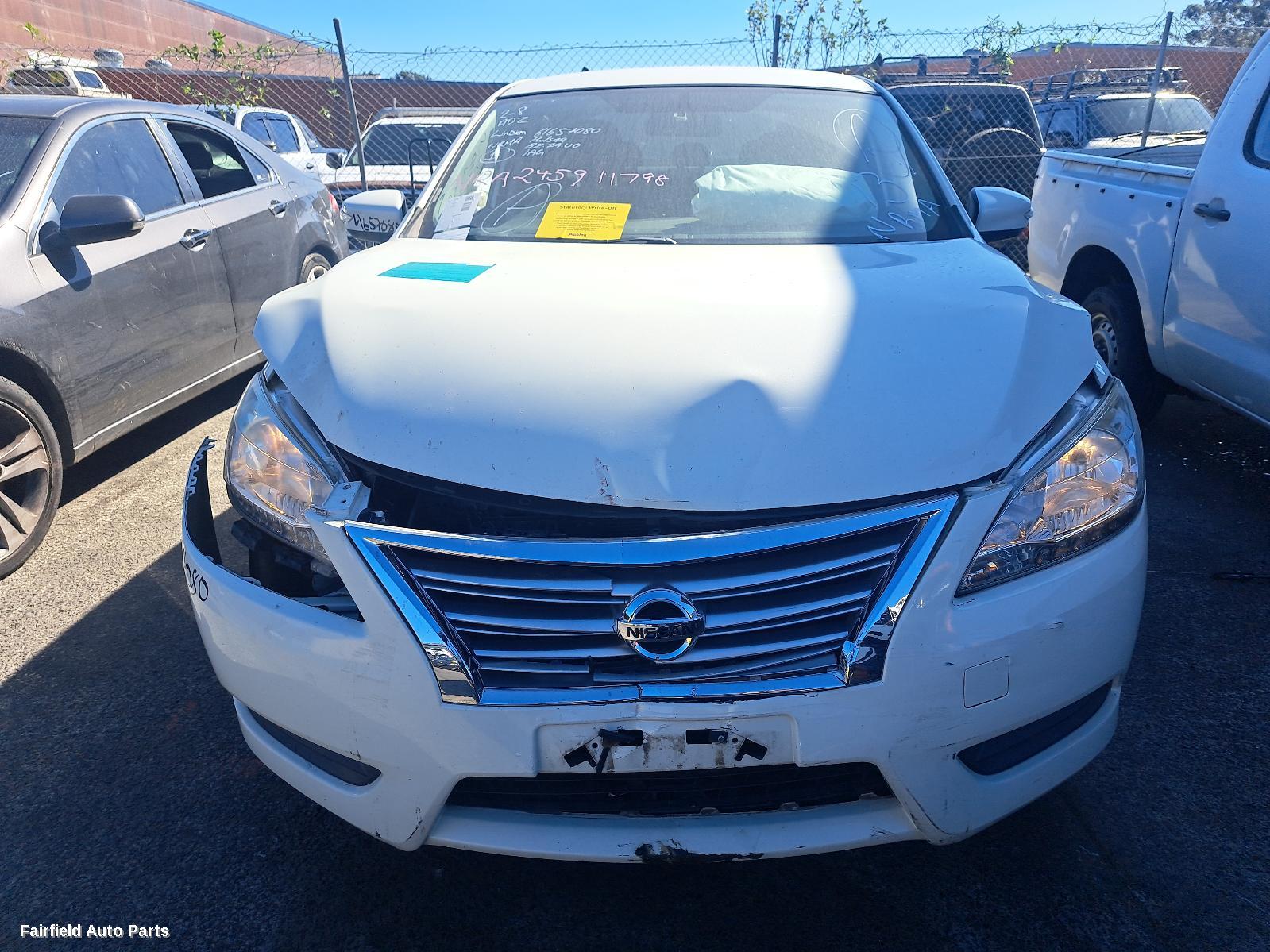 2014 Nissan Pulsar Left Taillight