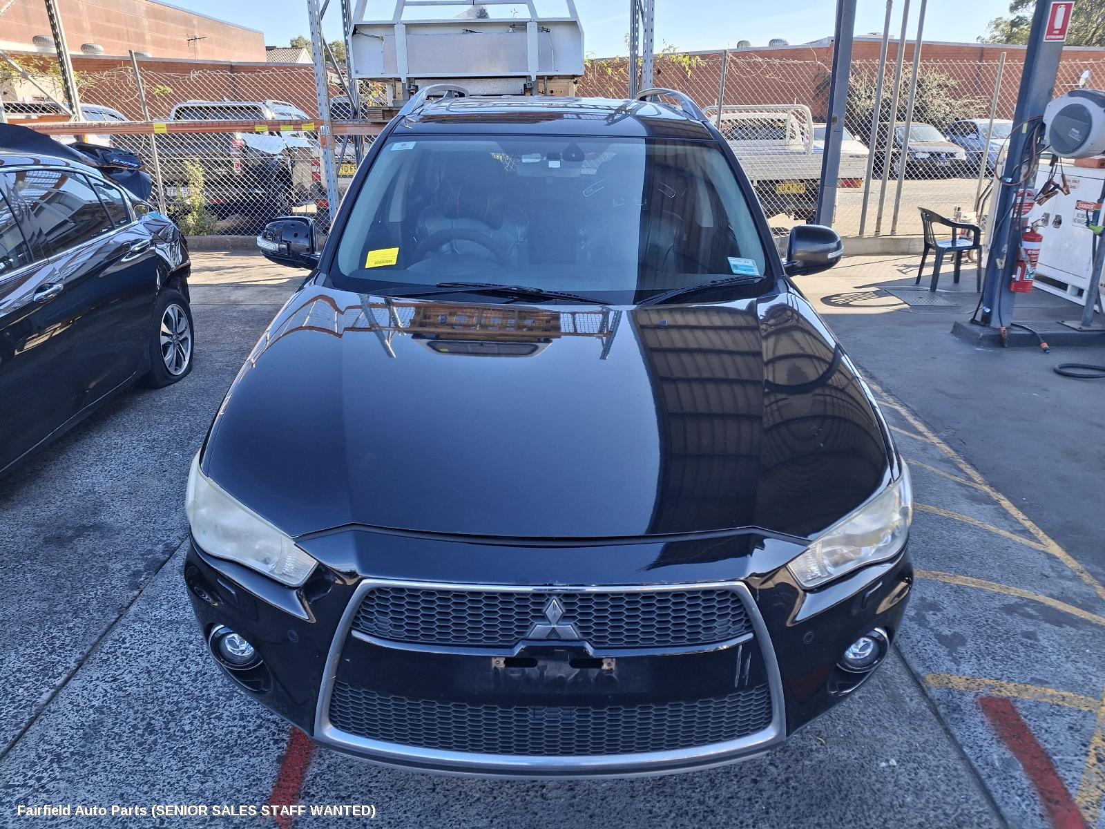 2010 Mitsubishi Outlander Right Rear Door Sliding