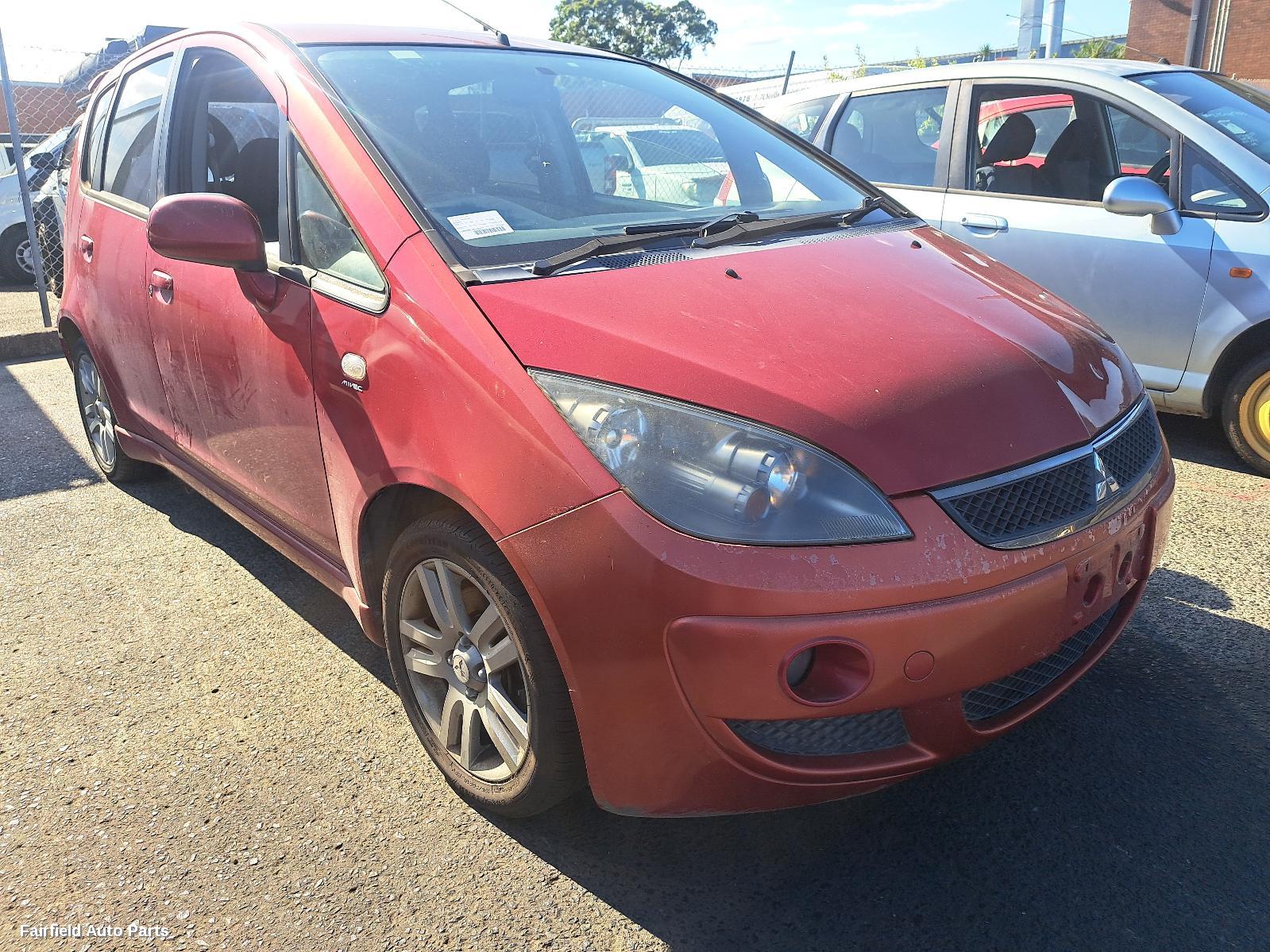 2006 Mitsubishi Colt Left Taillight