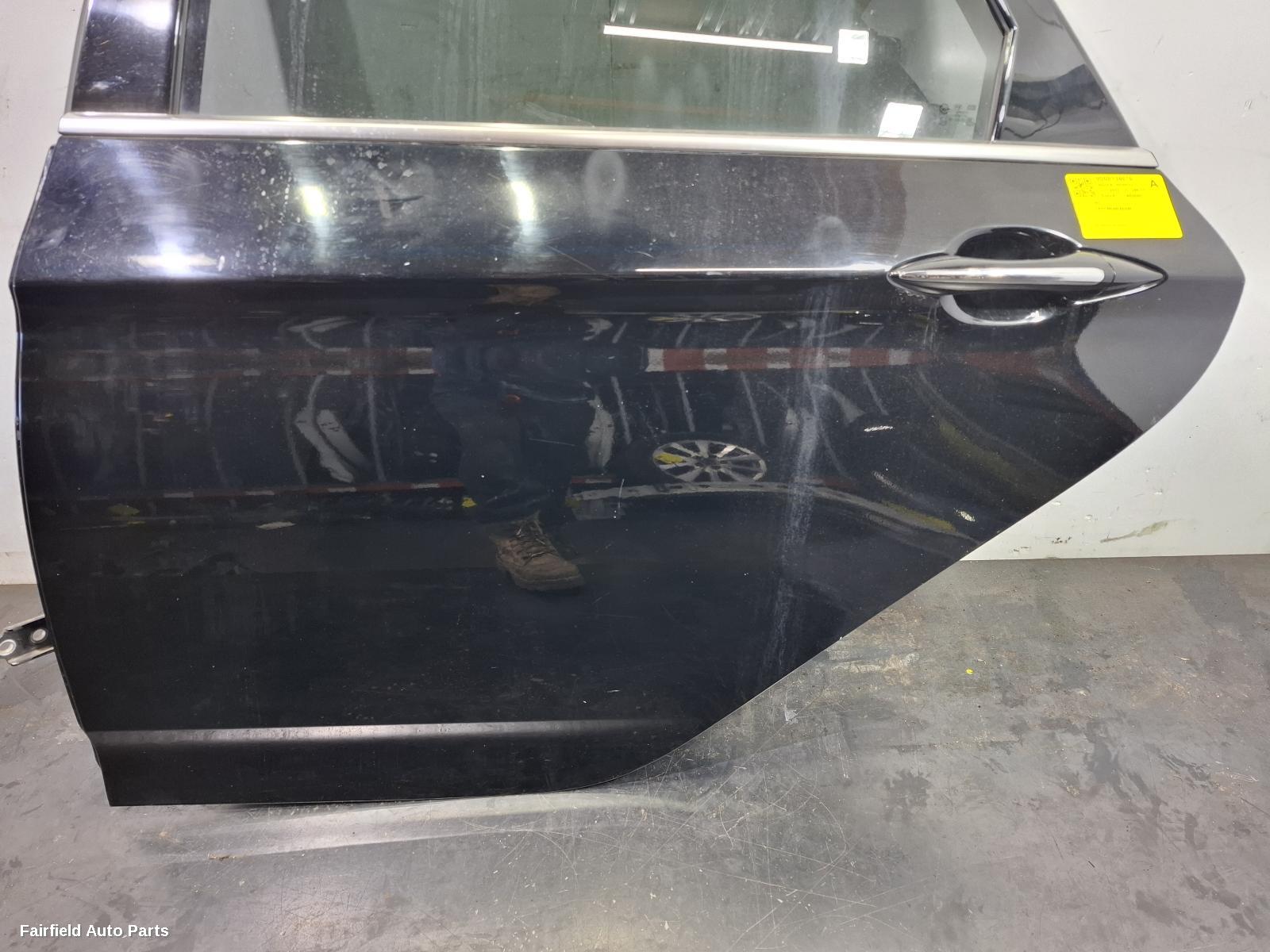 2011-2019 Hyundai I40 Left Rear Door Sliding