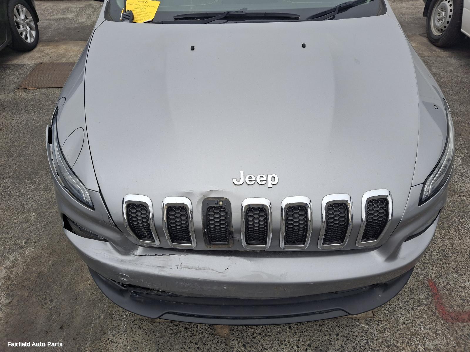2017 Jeep Cherokee Fan