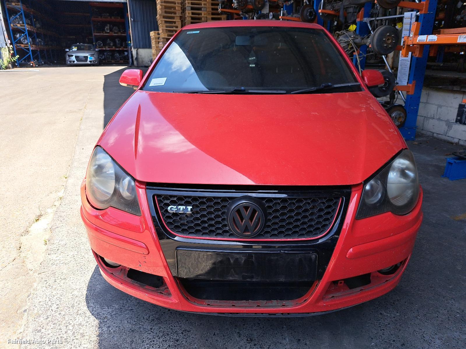 2006 Volkswagen Polo Left Front Door