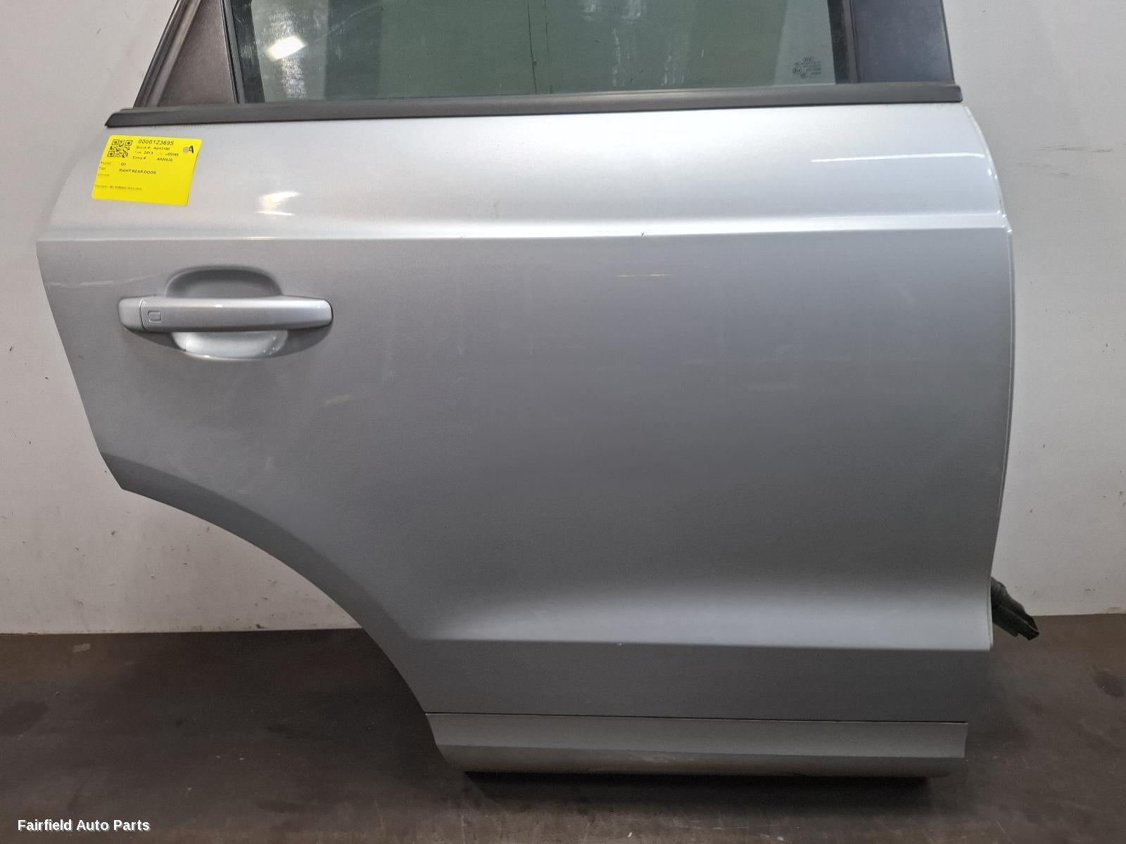 2012-2018 Audi Q3 Right Rear Door Sliding