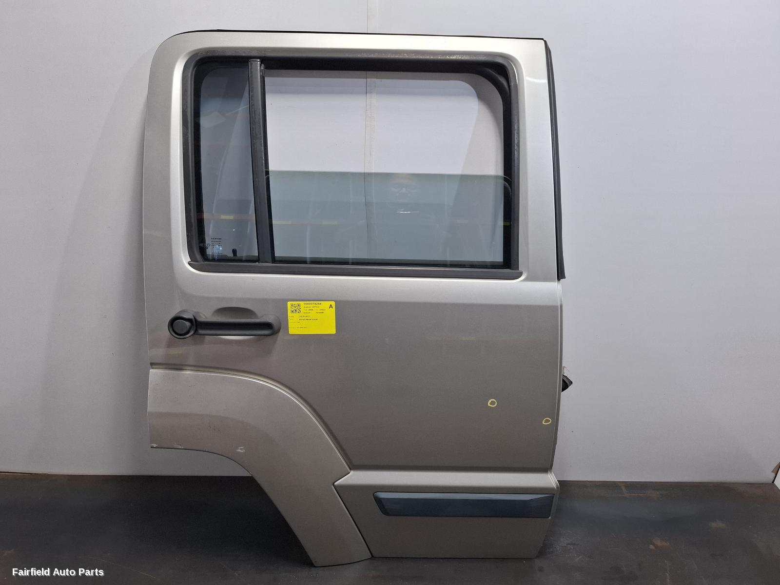 2008-2012 Jeep Cherokee Right Rear Door Sliding