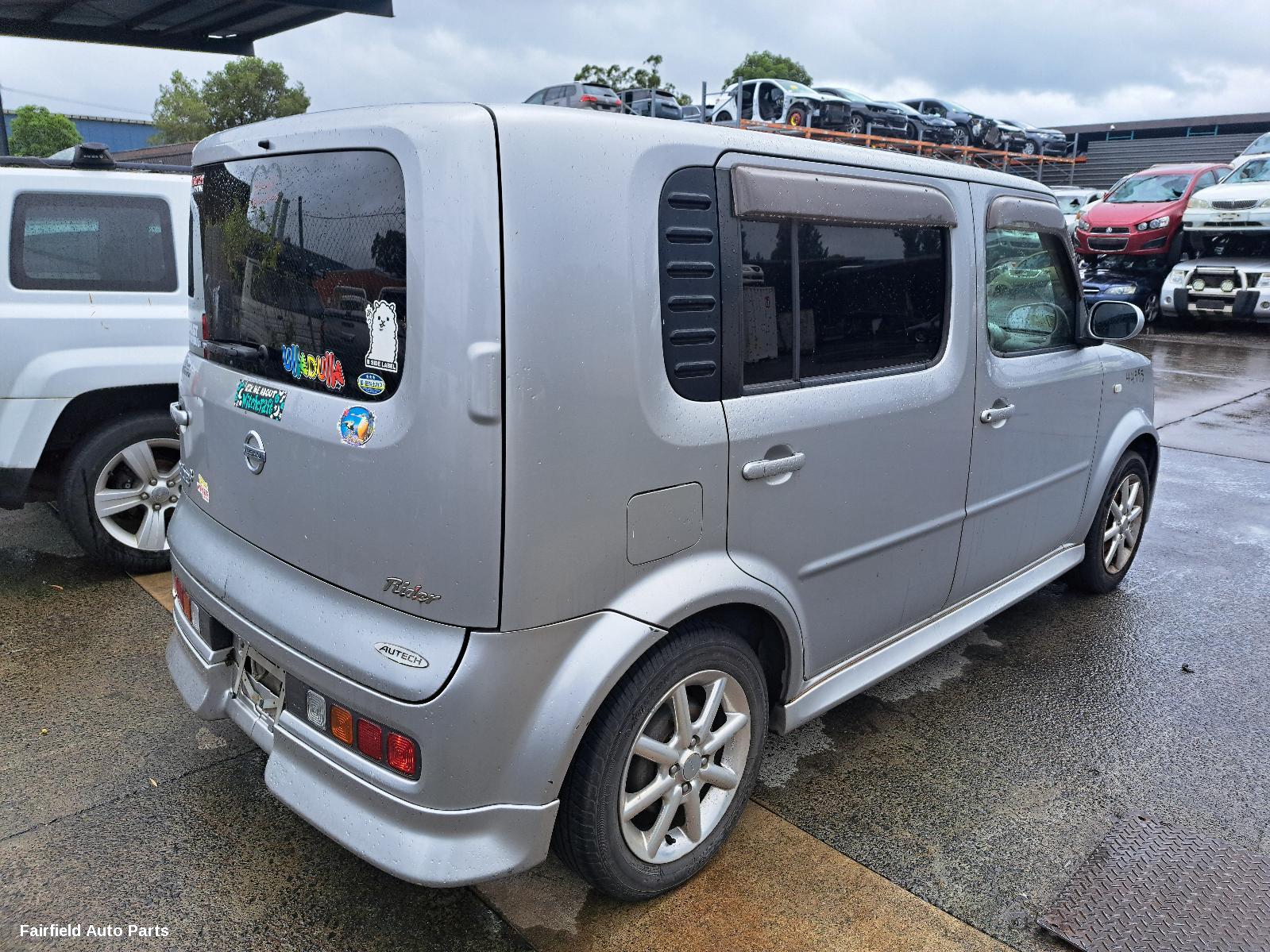 2002-2008 Nissan Cube Left Front Door
