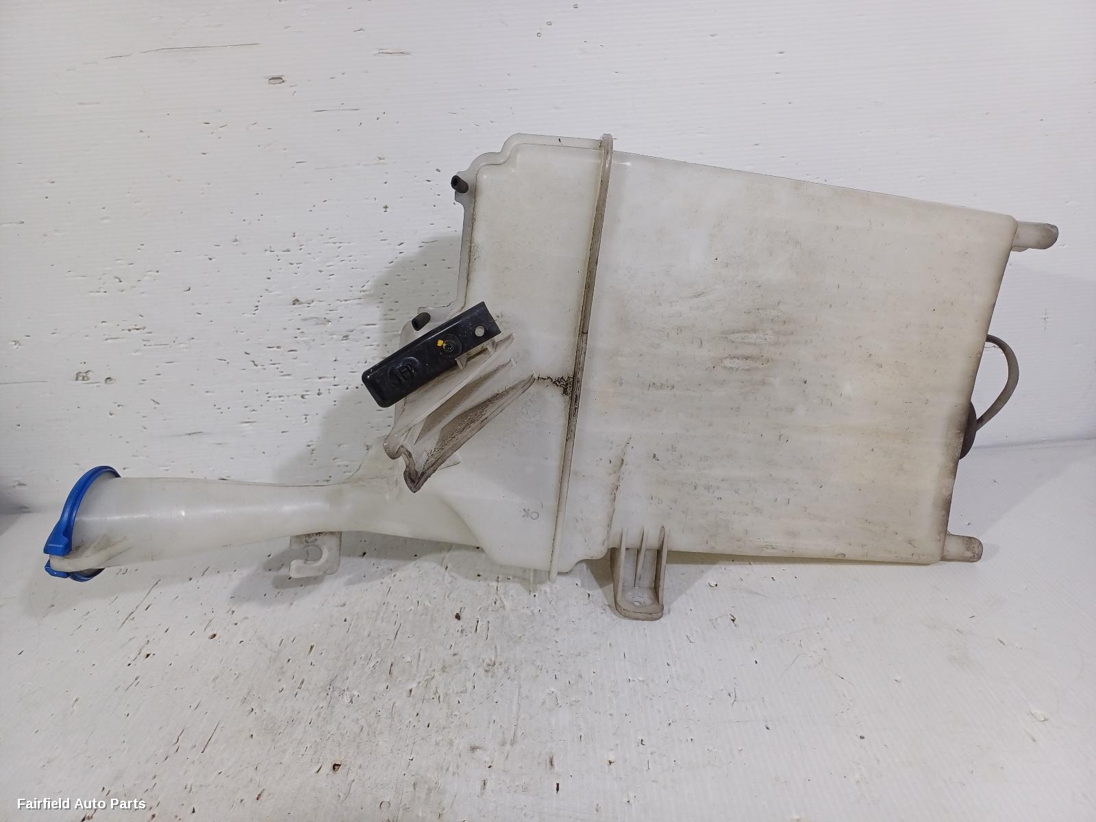 2012-2017 Hyundai I30 Washer Bottle