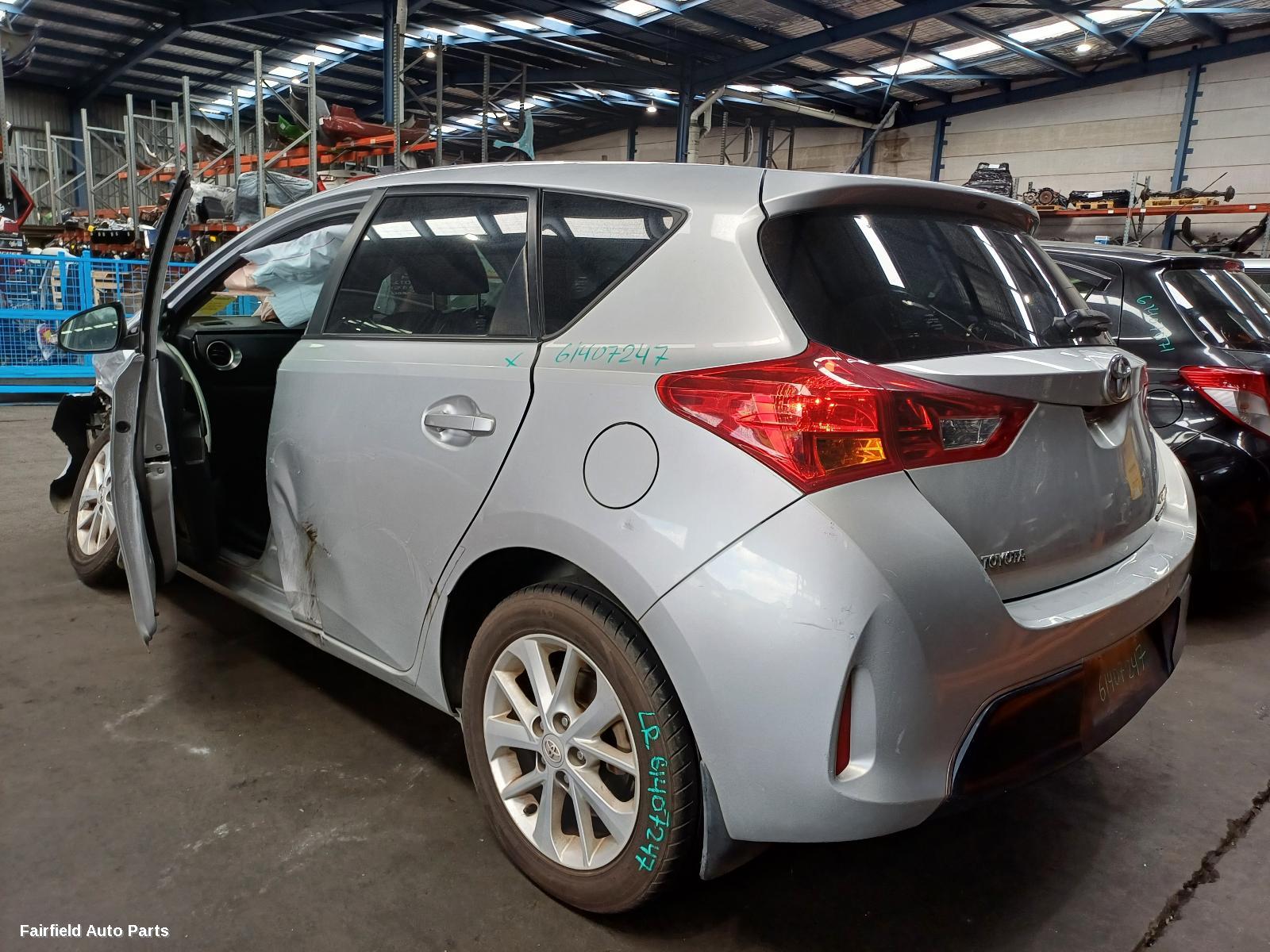 2013 Toyota Corolla Right Front Hub Assembly