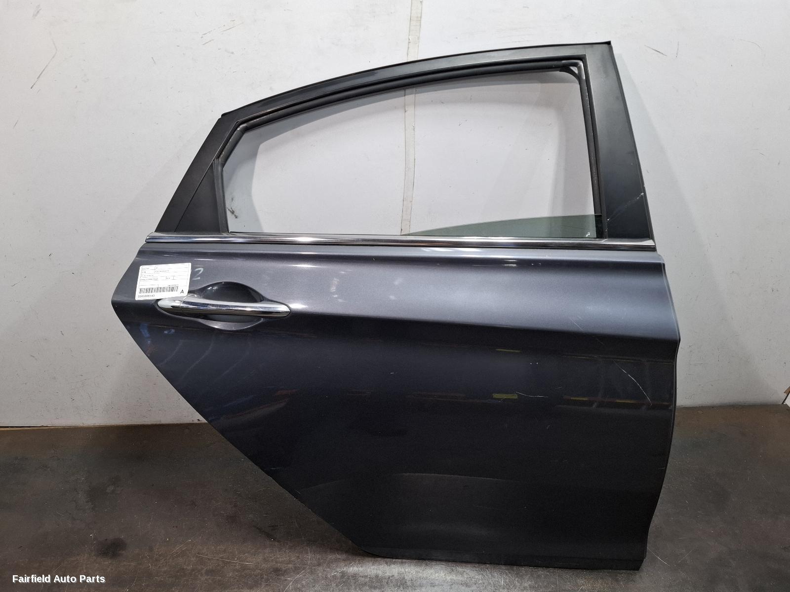 2010-2014 Hyundai I45 Right Rear Door Sliding