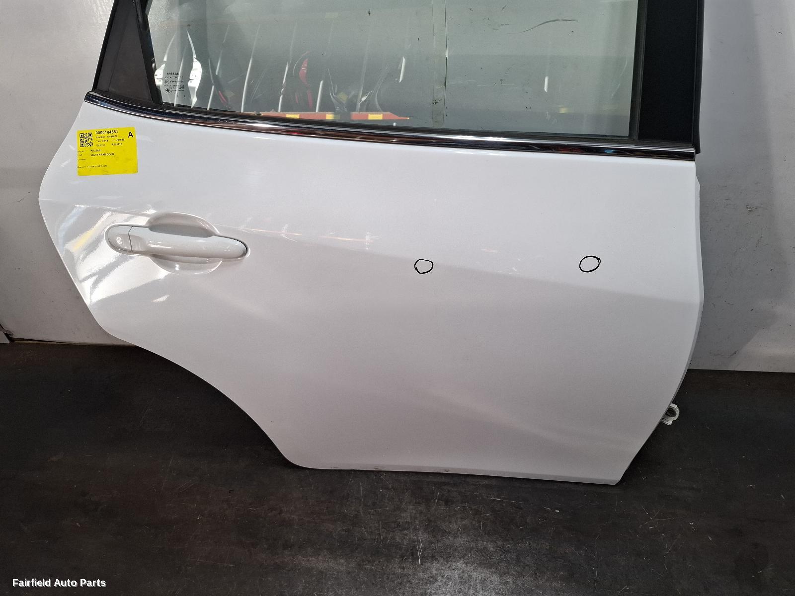 2013-2016 Nissan Pulsar Right Rear Door Sliding