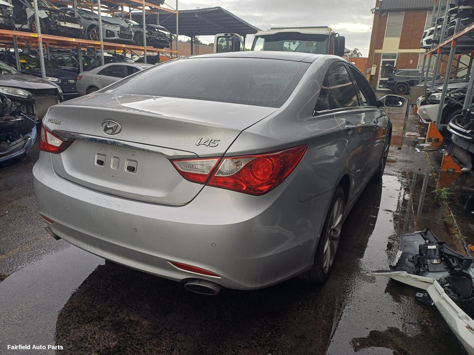2011 Hyundai I45 Left Front Window Reg Motor