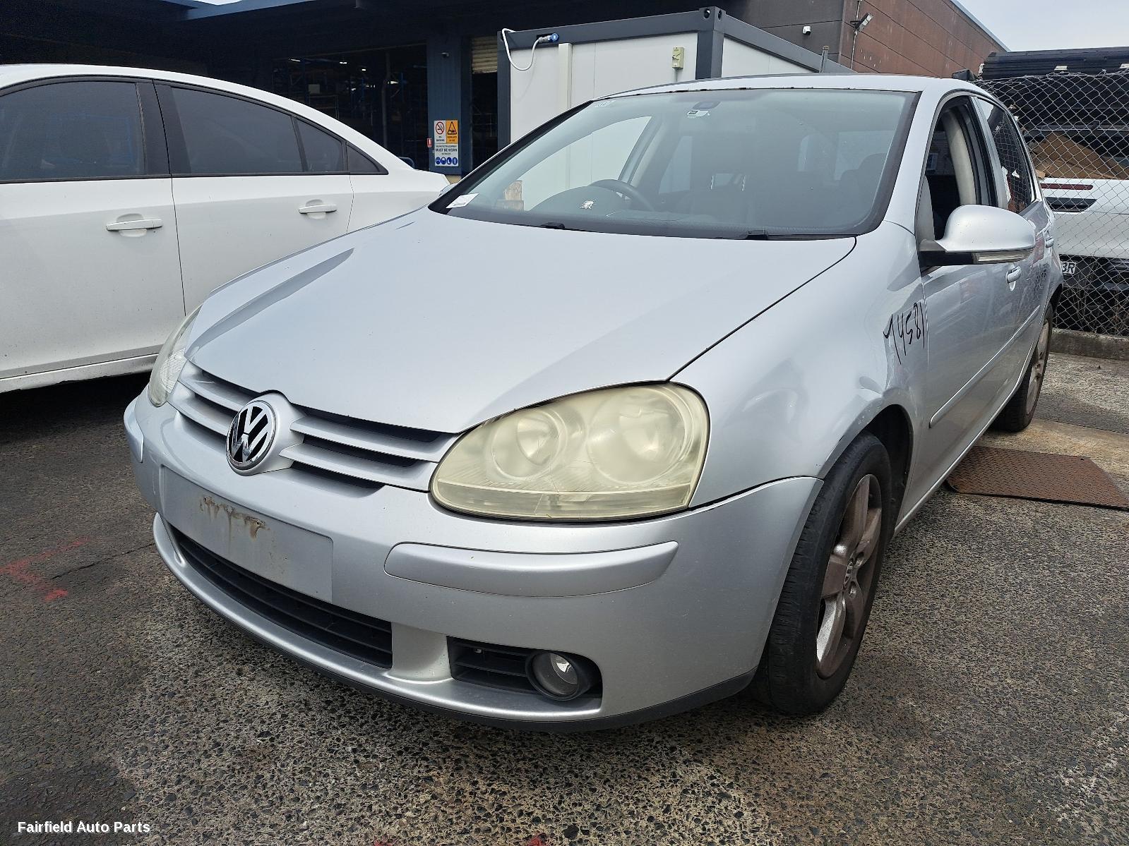 2008 Volkswagen Golf Right Front Door