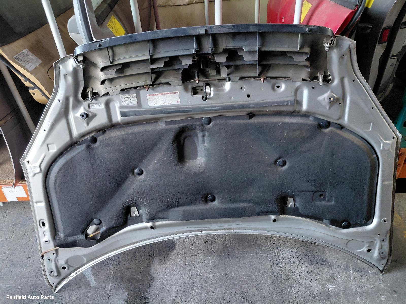 2001-2003 Toyota Avensis Bonnet