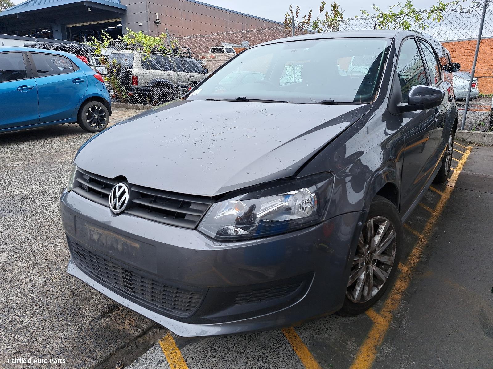 2015 Volkswagen Polo Bonnet