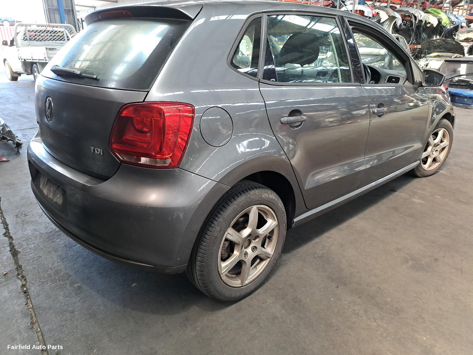 2011 Volkswagen Polo Right Taillight