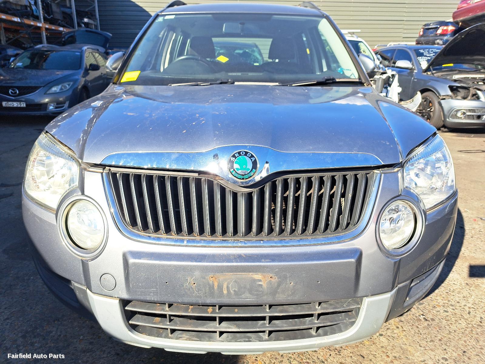 2013 Skoda Yeti Right Door Mirror