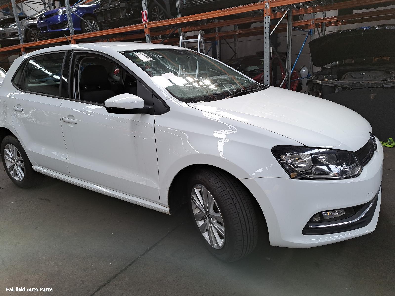 2015 Volkswagen Polo Left Taillight