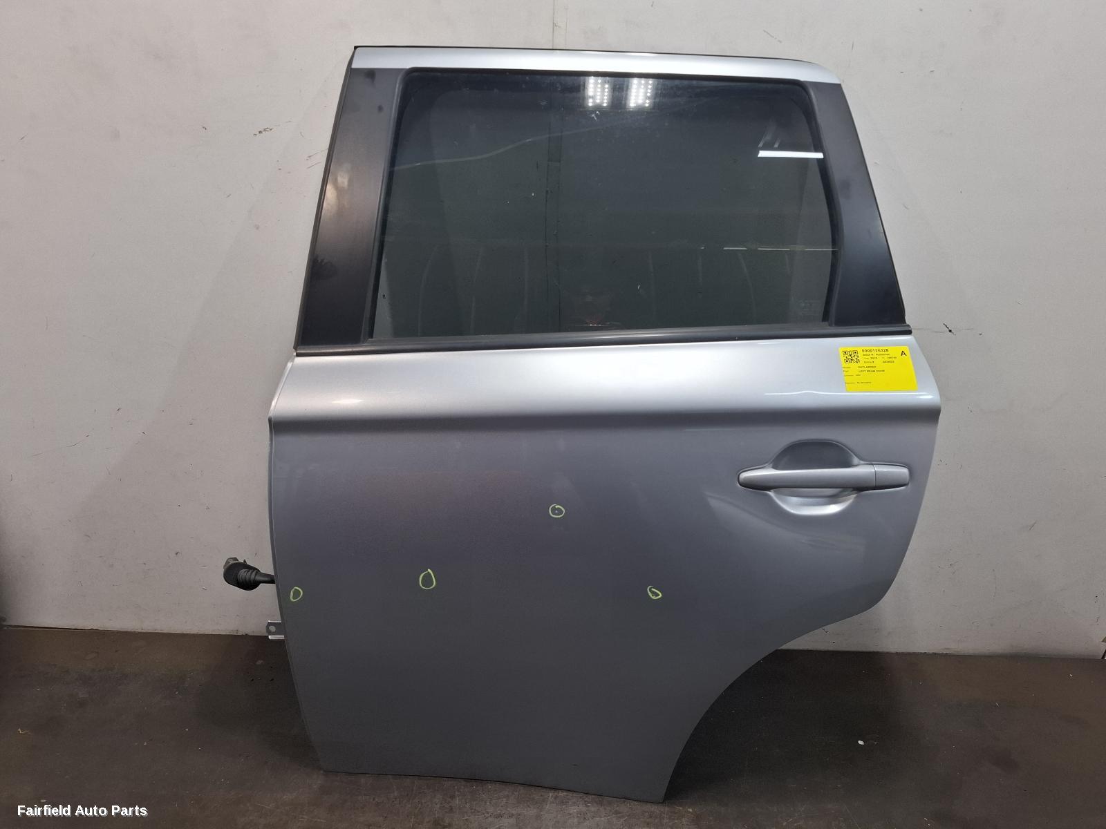 2012-2015 Mitsubishi Outlander Left Rear Door Sliding