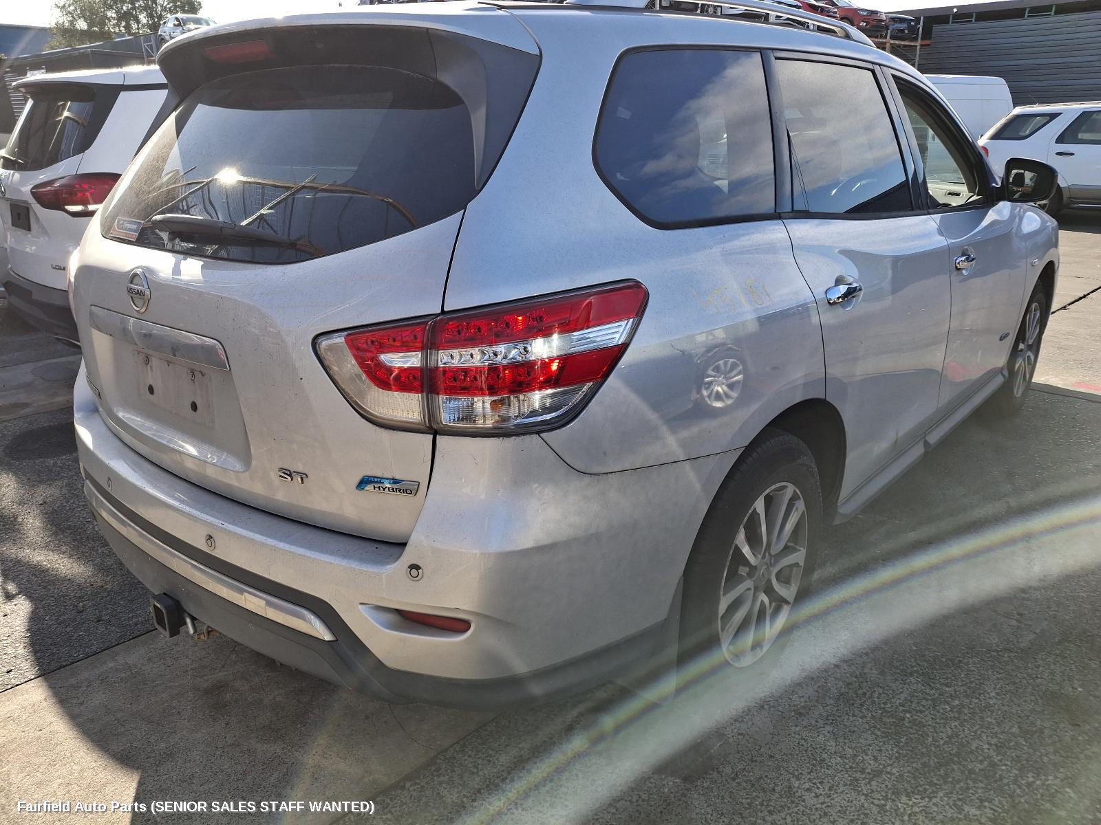 2016 Nissan Pathfinder Left Taillight