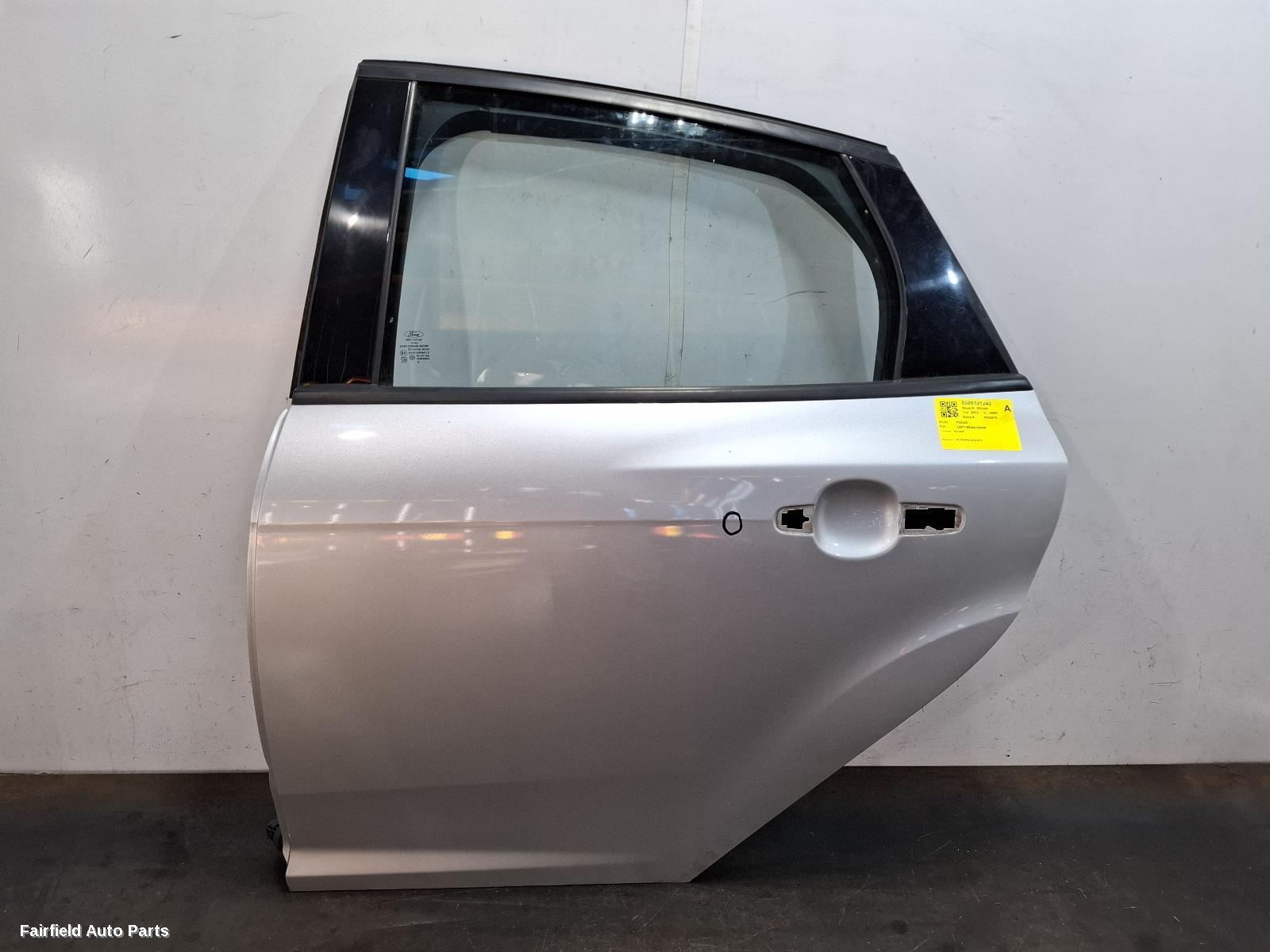 2012-2015 Ford Focus Left Rear Door Sliding