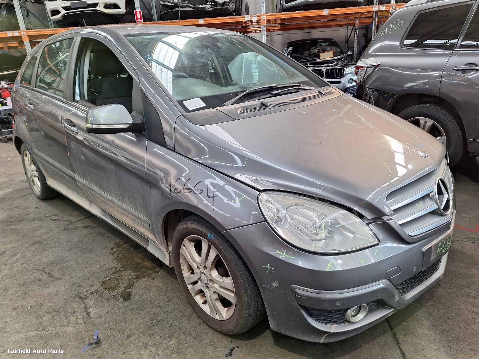 2009 Mercedes B Class Grille