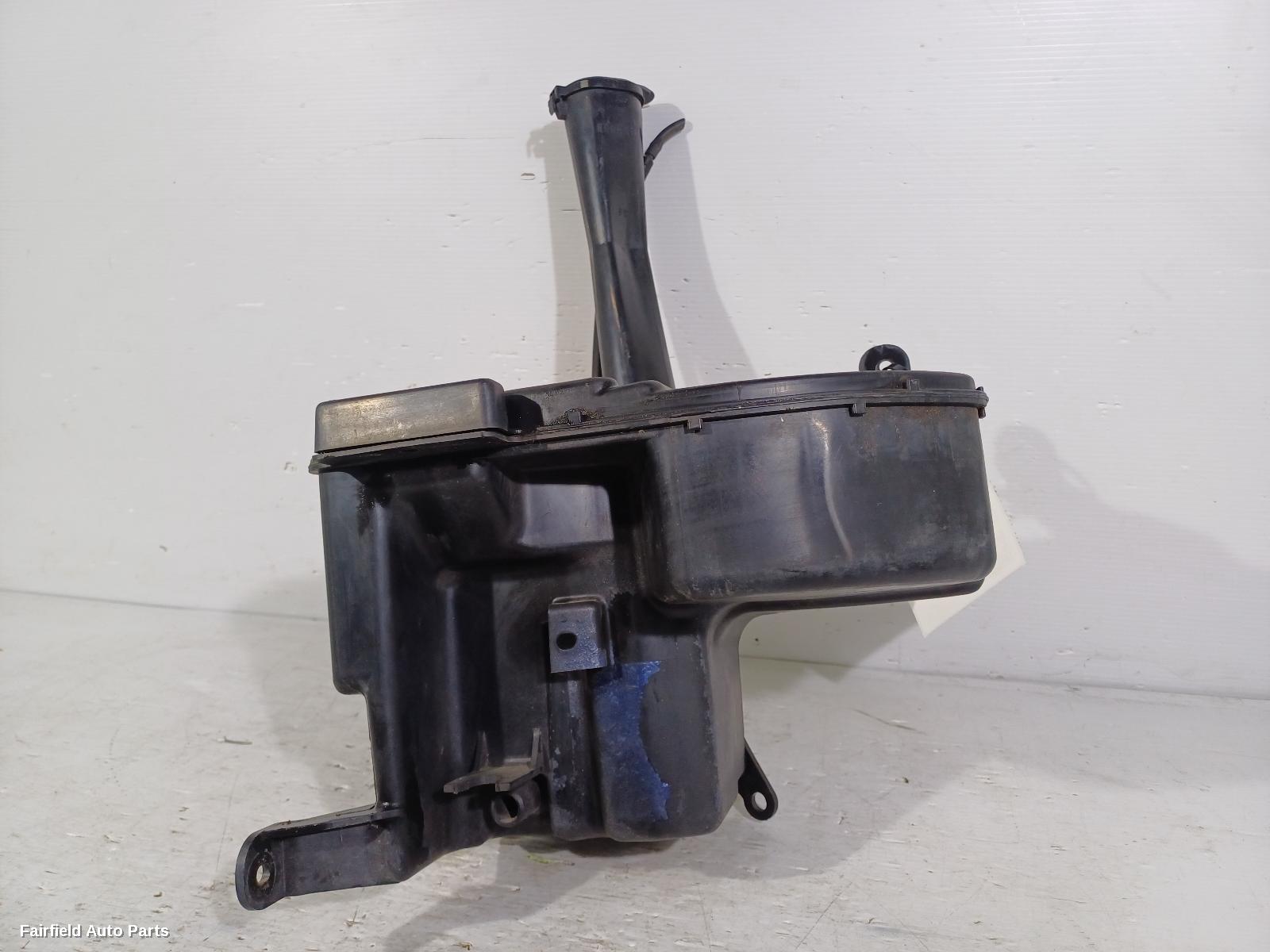 1998-2005 Lexus Is200/is300 Washer Bottle