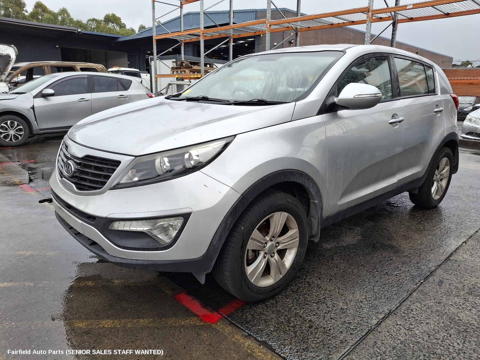 2010-2013 Kia Sportage Right Indicator Fog Side