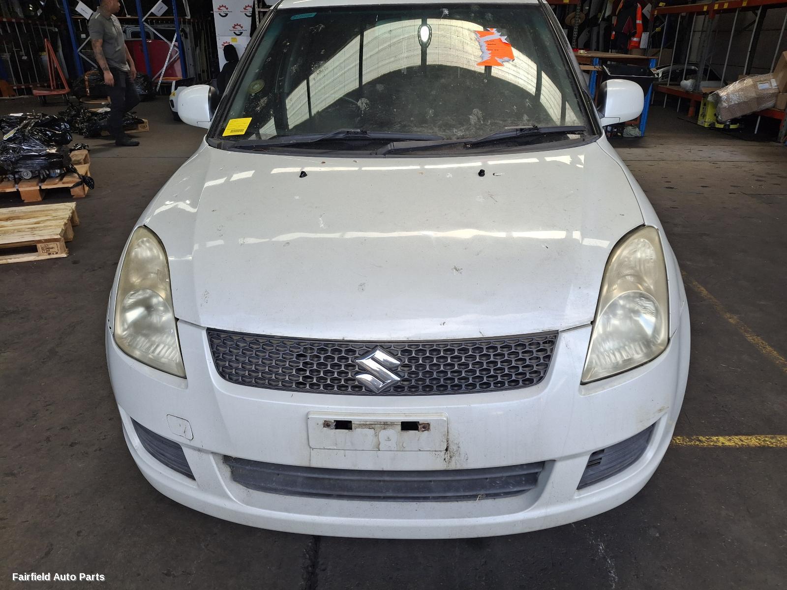 2007 Suzuki Swift Right Front Hub Assembly