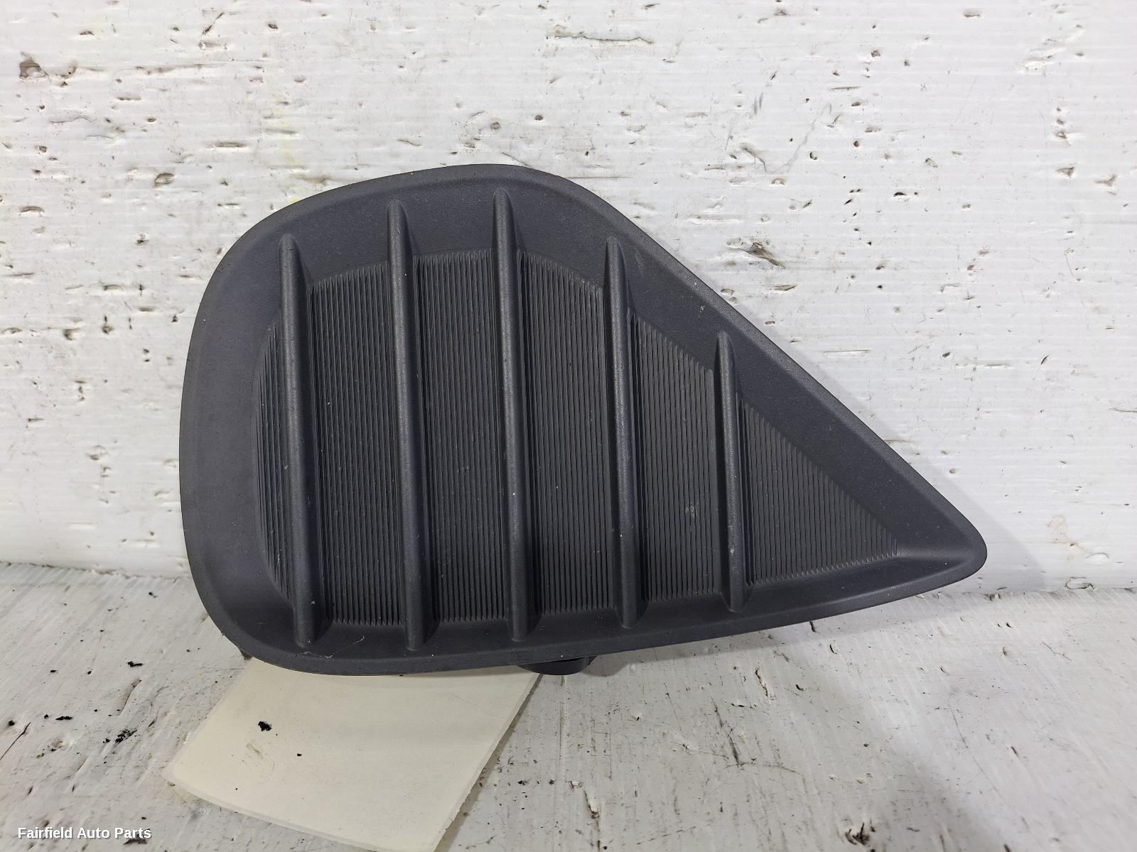 2014-2016 Toyota Yaris Grille