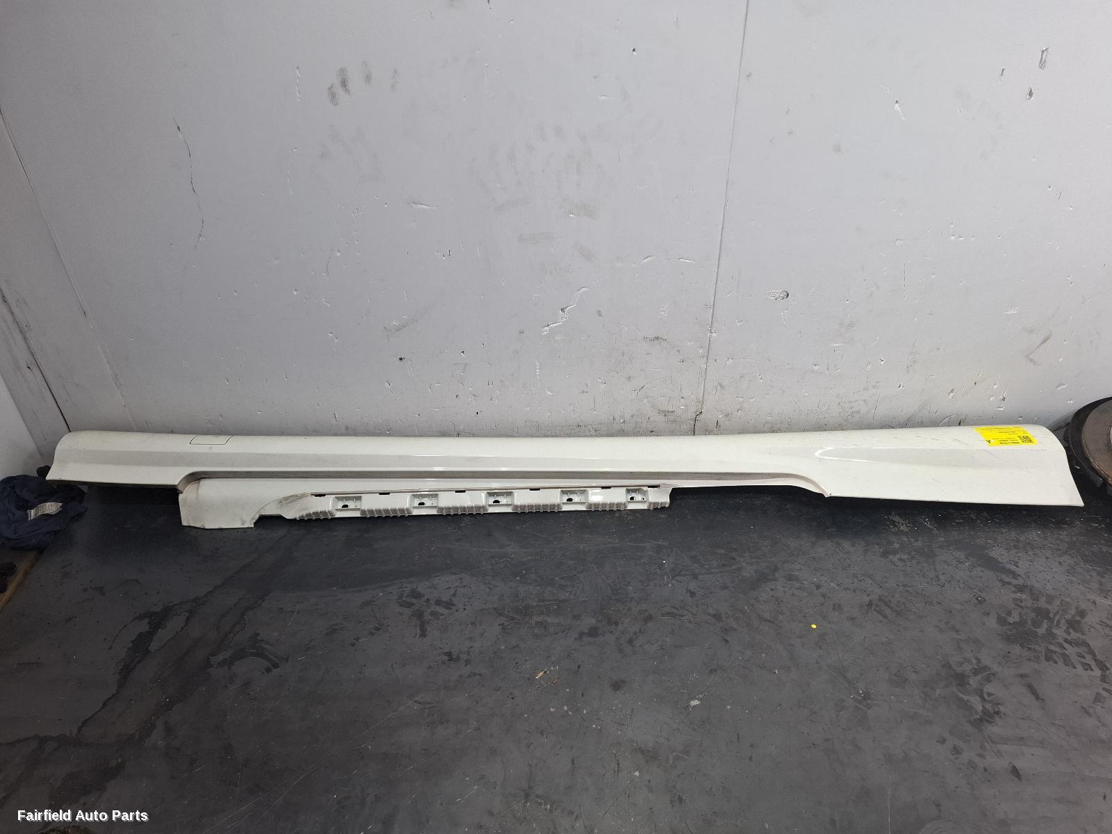 2009-2016 Mercedes E Class Side Step Skirt