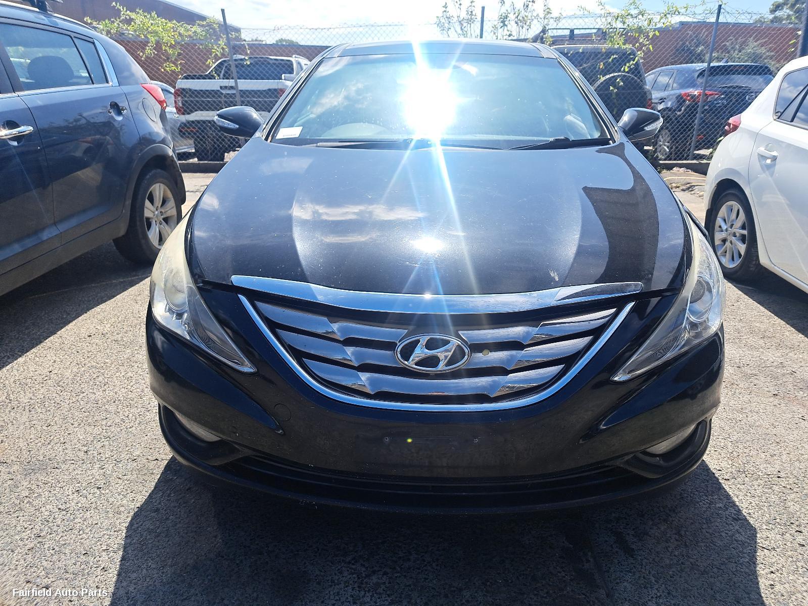 2012 Hyundai I45 Right Taillight