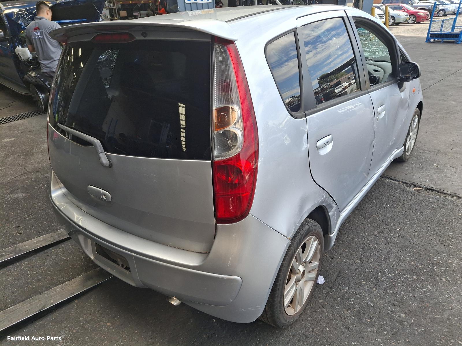 2009 Mitsubishi Colt Left Taillight