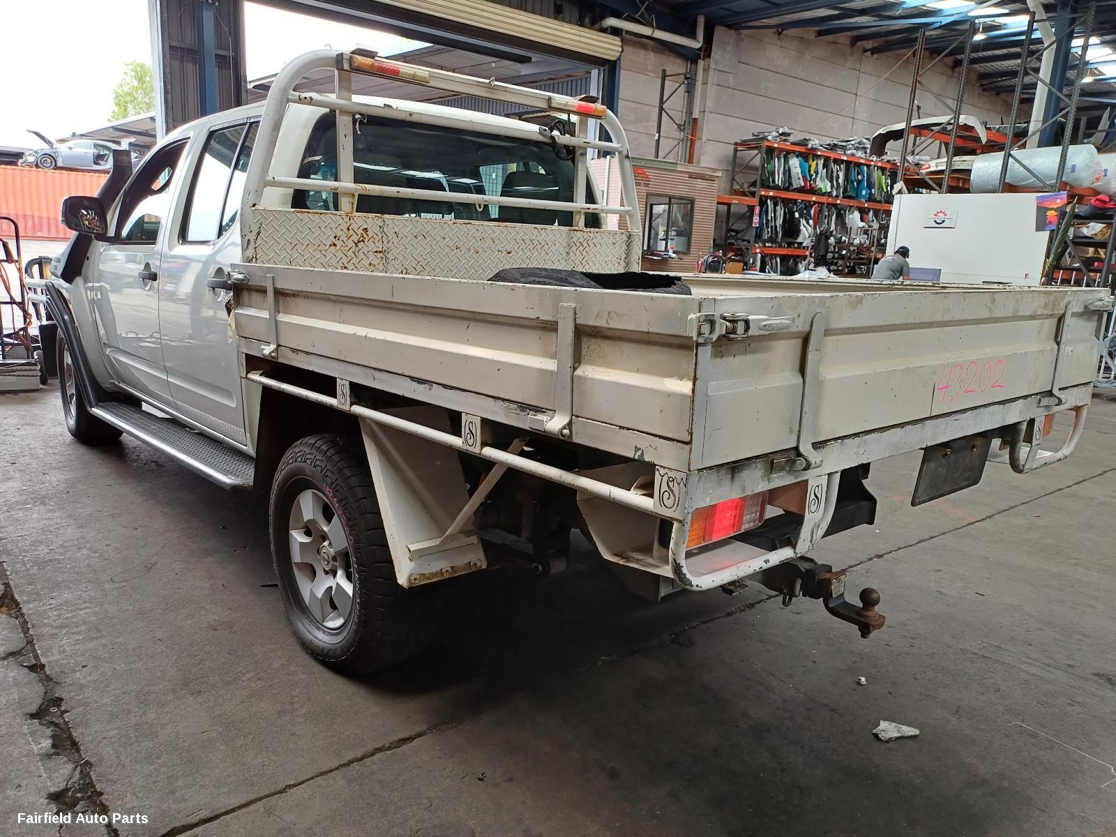 2005-2015 Nissan Navara Left Guard
